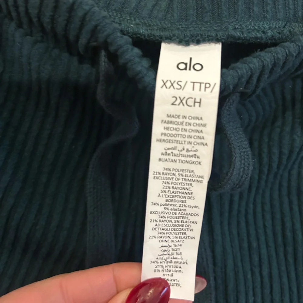 Alo muse midnight green sweatpants size XXS - Picture 2 of 2